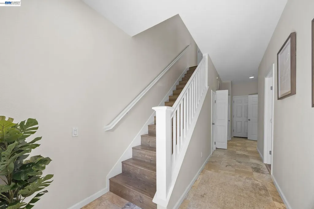 246 Sullivan Way Hayward CA 94541