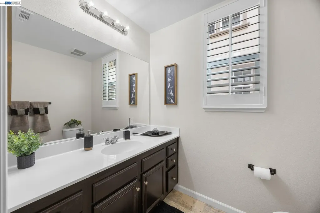 246 Sullivan Way Hayward CA 94541