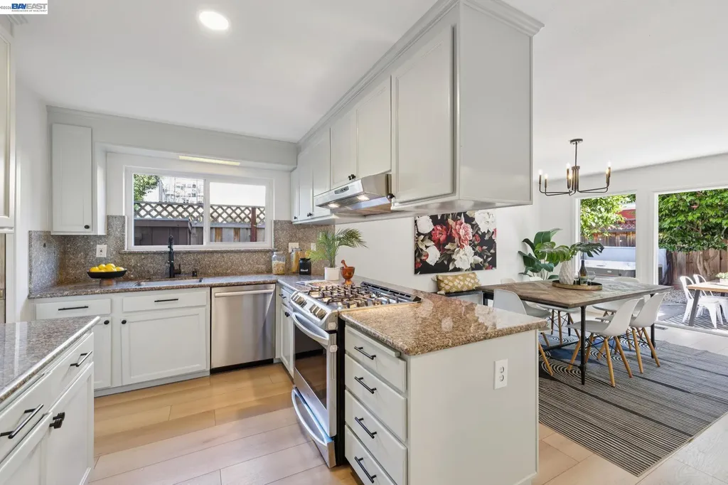 2615 San Jose Avenue Alameda CA 94501