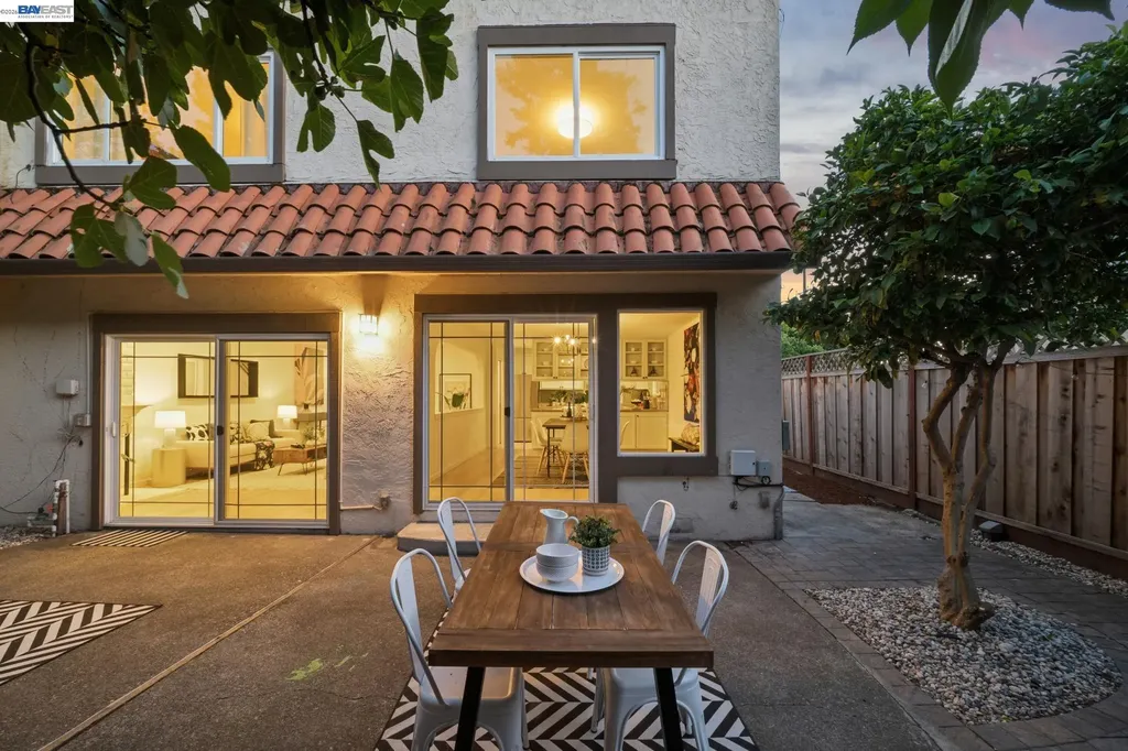 2615 San Jose Avenue Alameda CA 94501