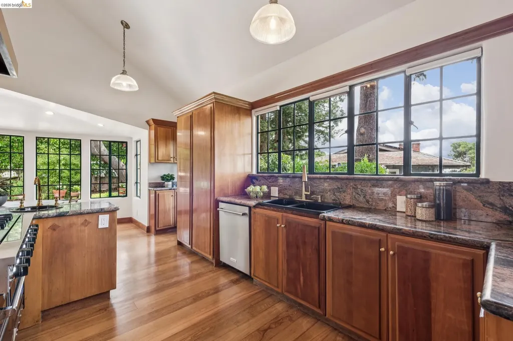 479 Mountain Avenue Piedmont CA 94611