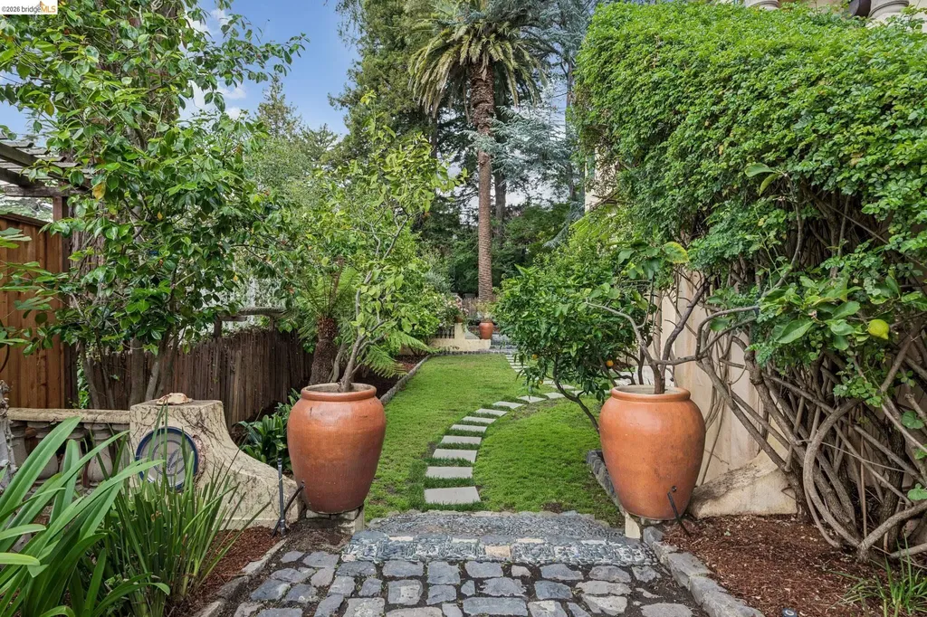 479 Mountain Avenue Piedmont CA 94611