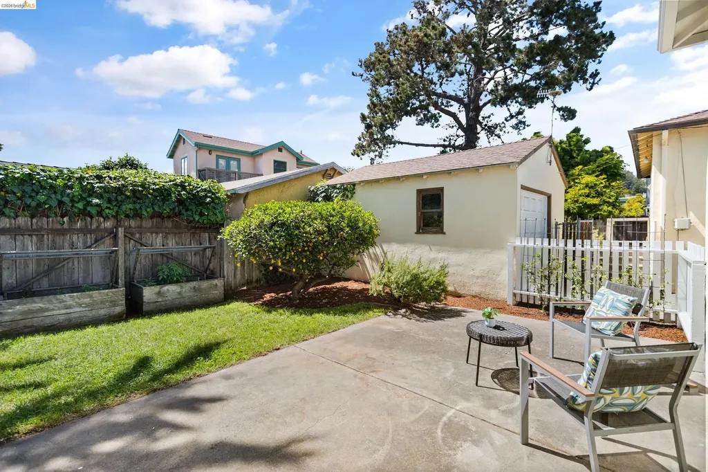 946 Jackson Street Albany CA 94706