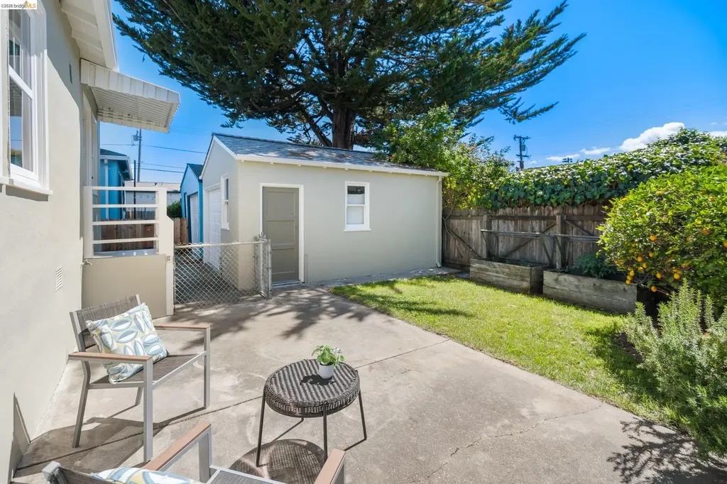 946 Jackson Street Albany CA 94706