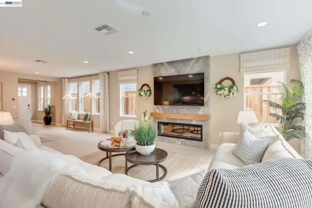 32663 Singh Circle Union City CA 94587