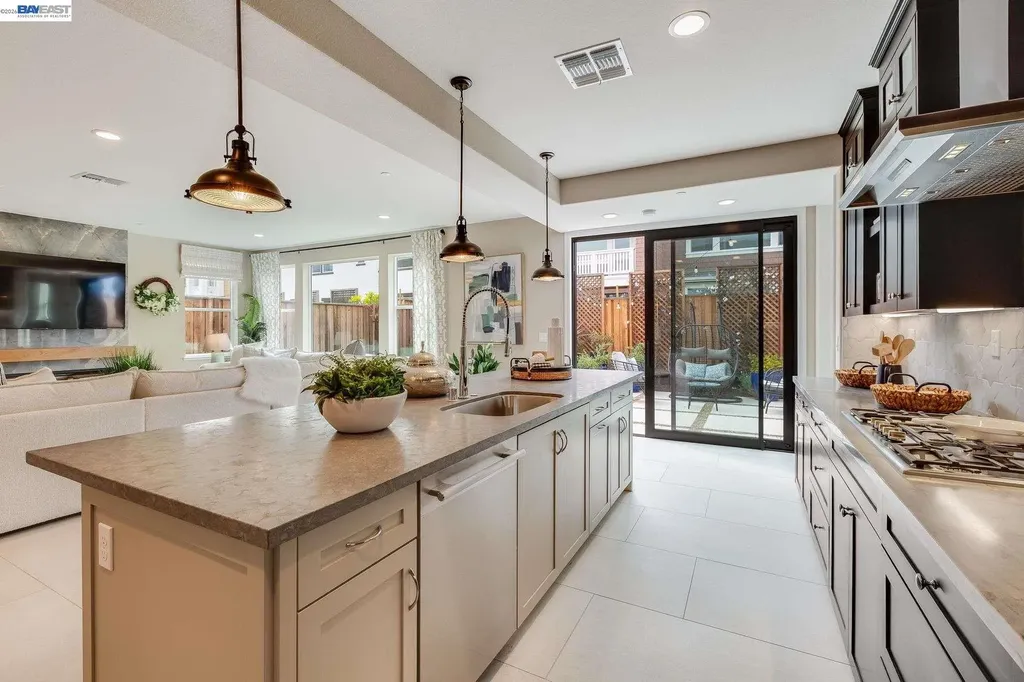 32663 Singh Circle Union City CA 94587