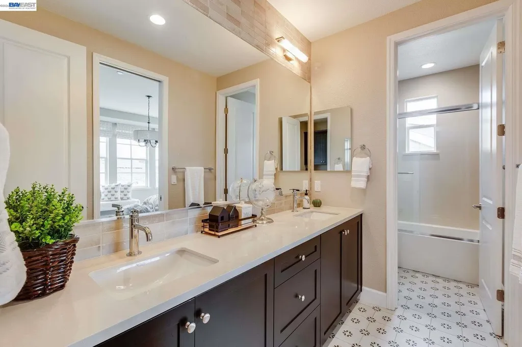 32663 Singh Circle Union City CA 94587