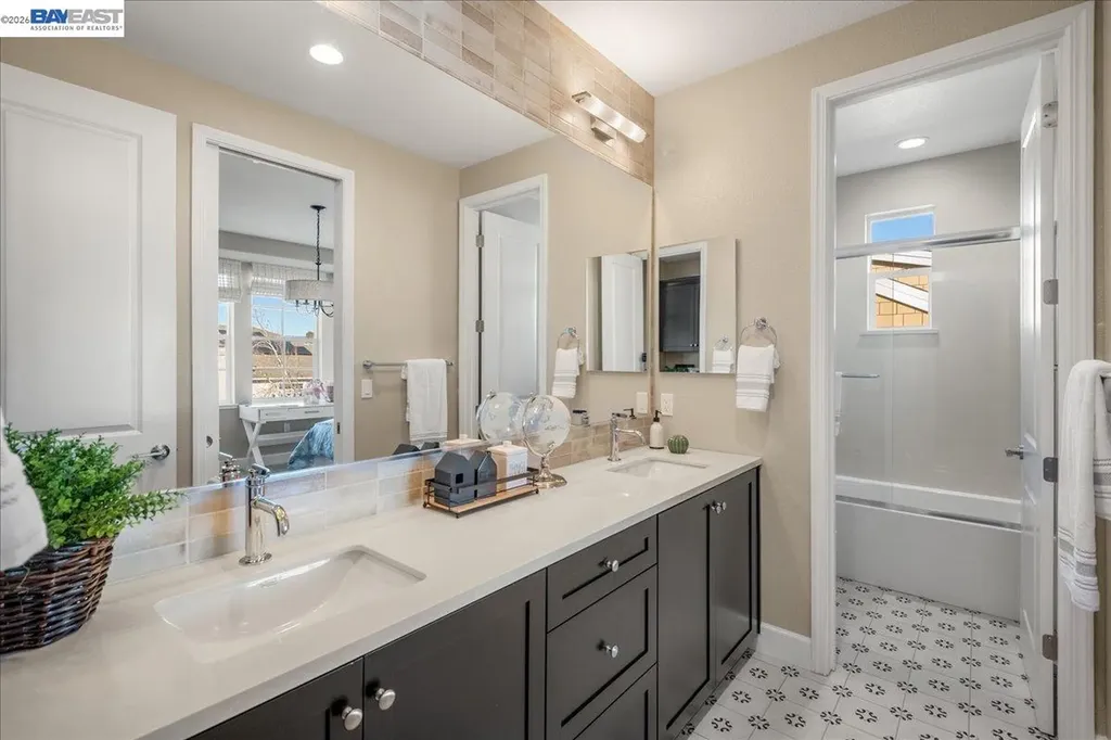 32663 Singh Circle Union City CA 94587