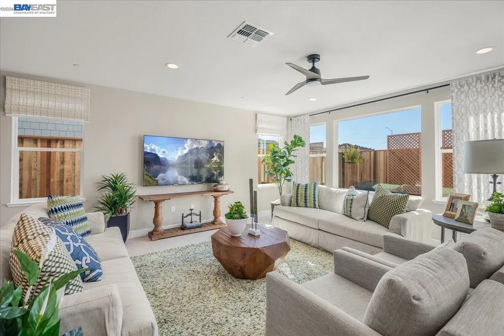 32663 Singh Circle Union City CA 94587