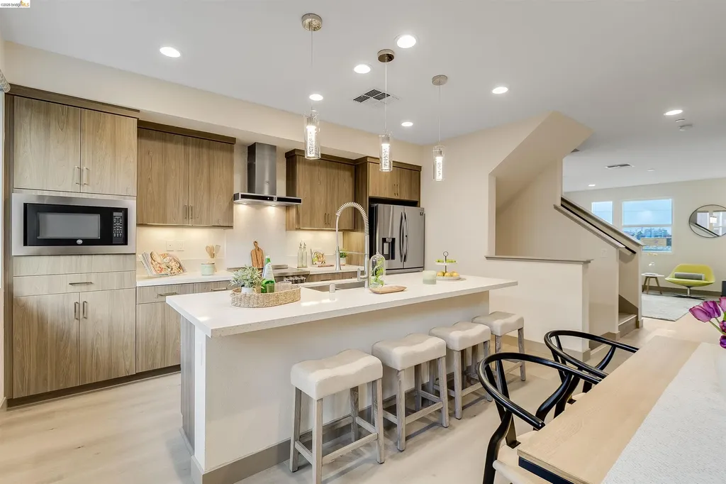 1357 Pullman Oakland CA 94607