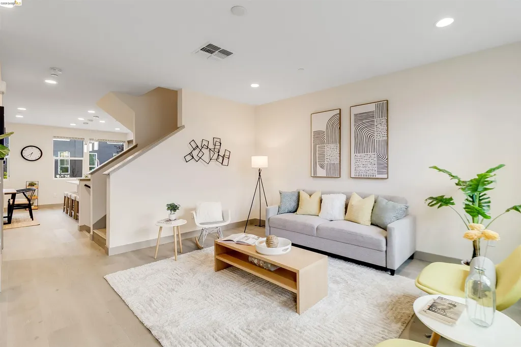 1357 Pullman Oakland CA 94607