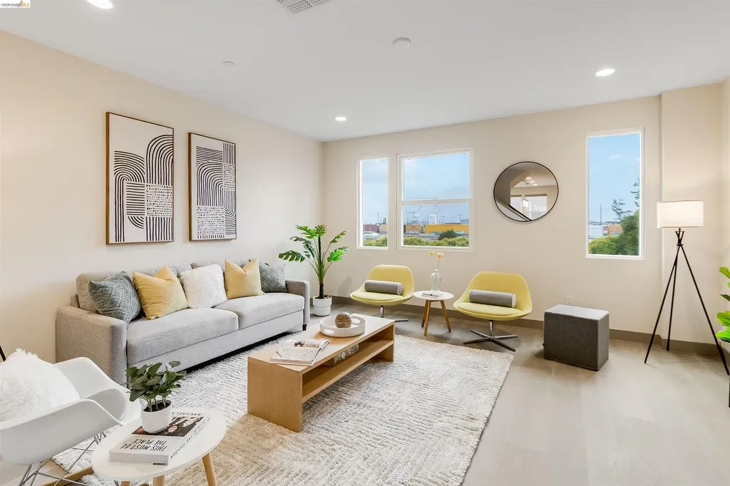 1357 Pullman Oakland CA 94607