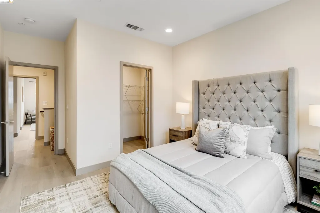 1357 Pullman Oakland CA 94607