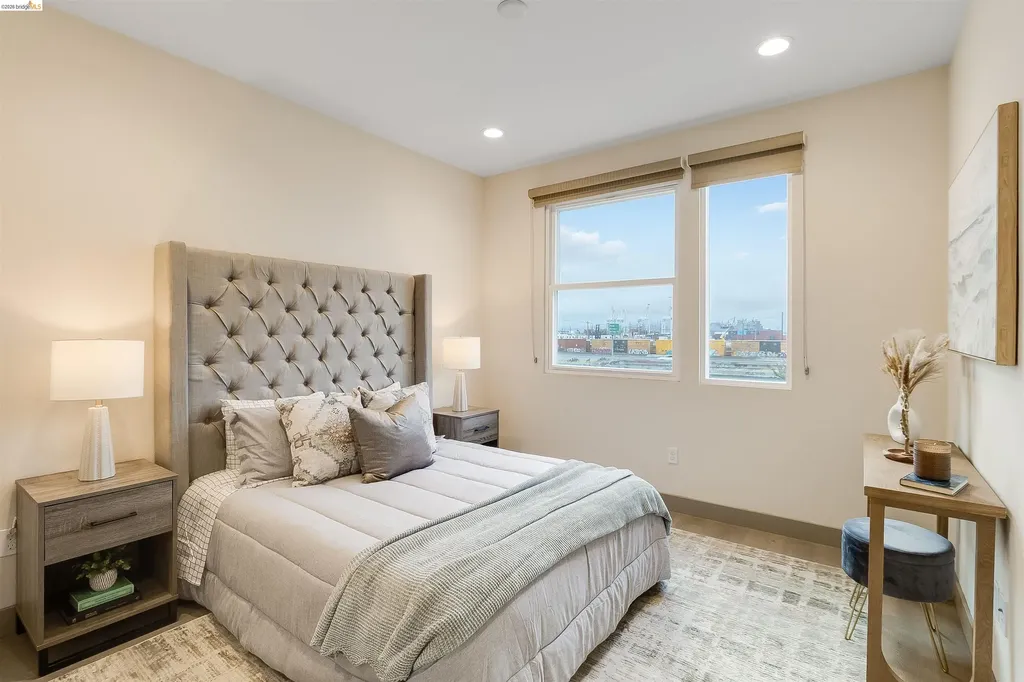1357 Pullman Oakland CA 94607
