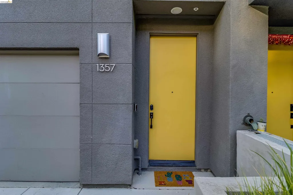 1357 Pullman Oakland CA 94607