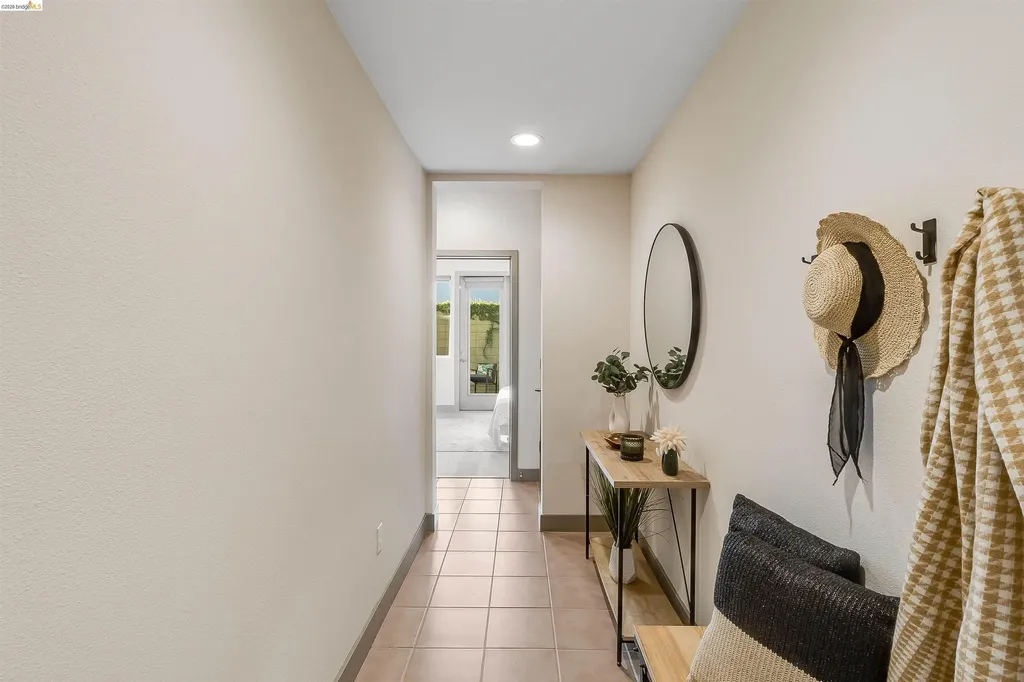1357 Pullman Oakland CA 94607