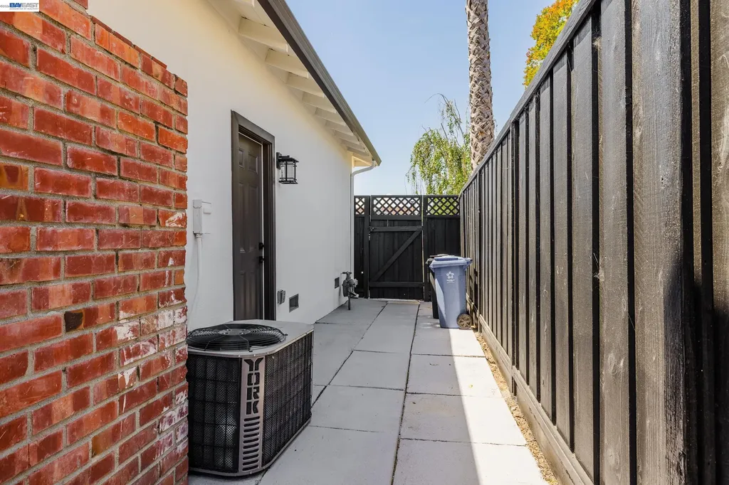 38850 Bonnie Way Fremont CA 94536