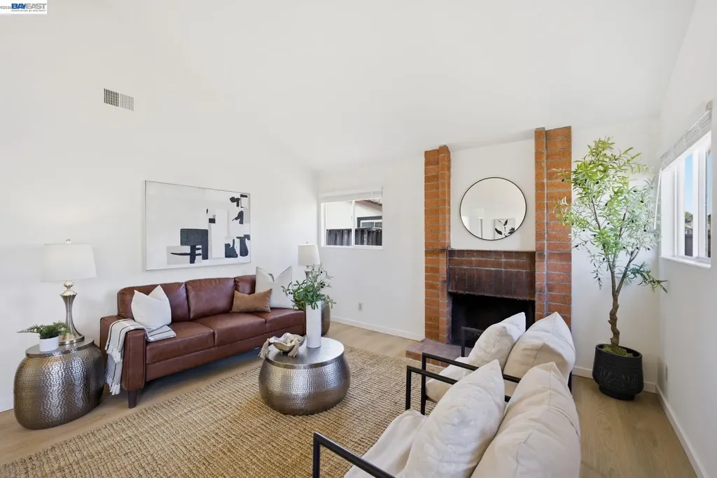 194 Stanislaus Way Hayward CA 94544