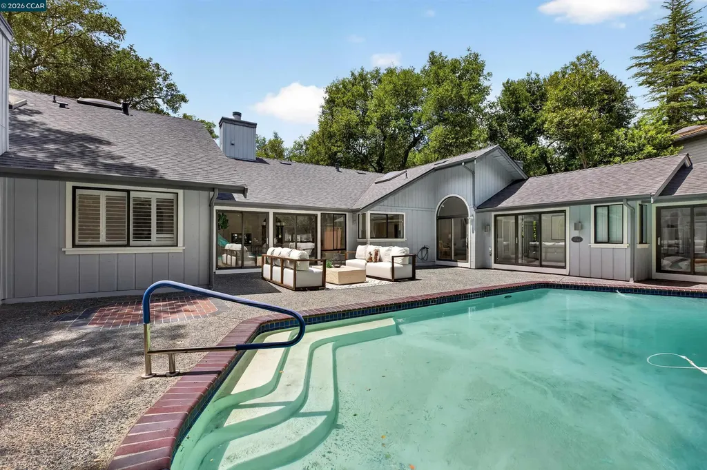 202 Glorietta Boulevard Orinda CA 94563