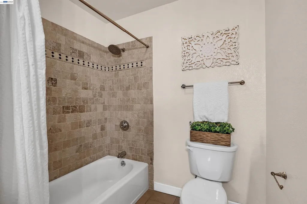 1570 165th Avenue Ashland CA 94578