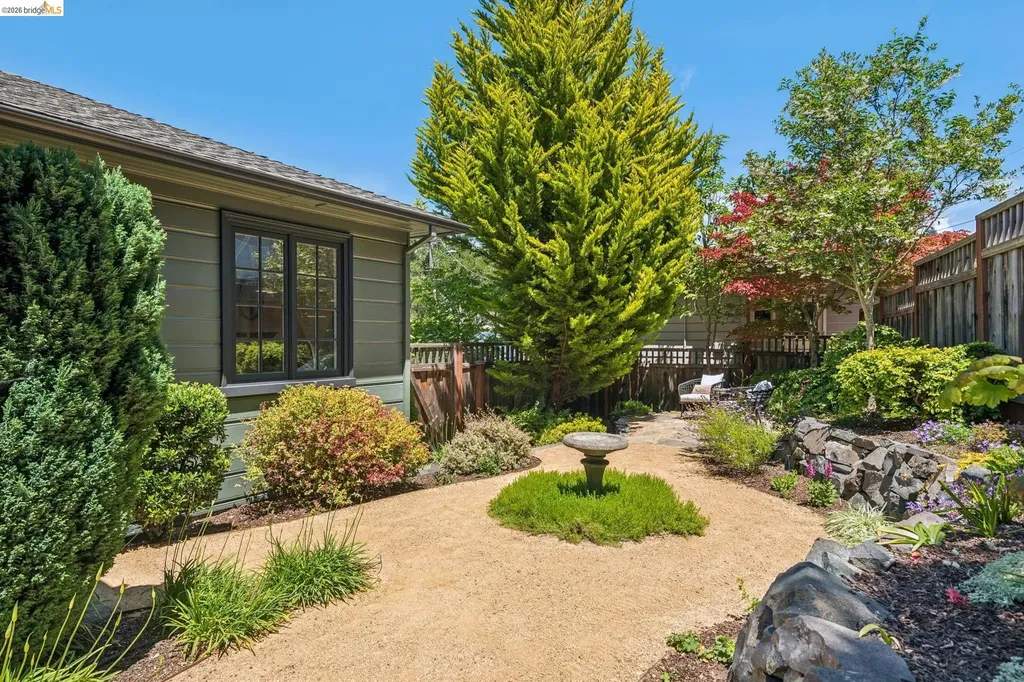 2363 Leimert Boulevard Oakland CA 94602