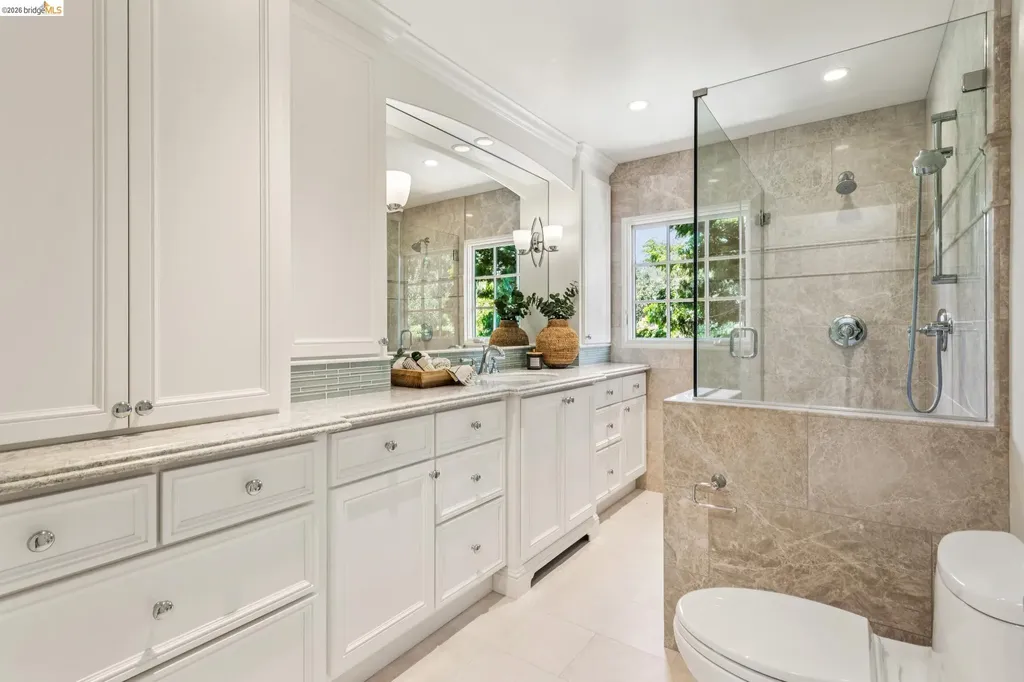 2363 Leimert Boulevard Oakland CA 94602