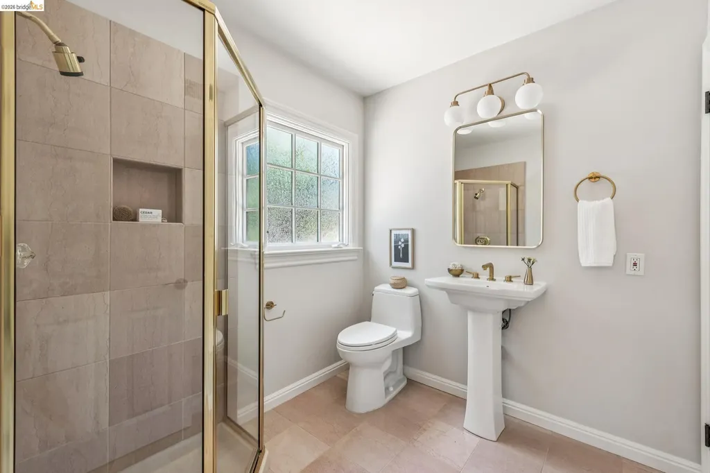2363 Leimert Boulevard Oakland CA 94602