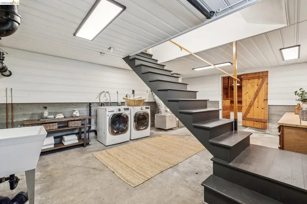 2363 Leimert Boulevard Oakland CA 94602