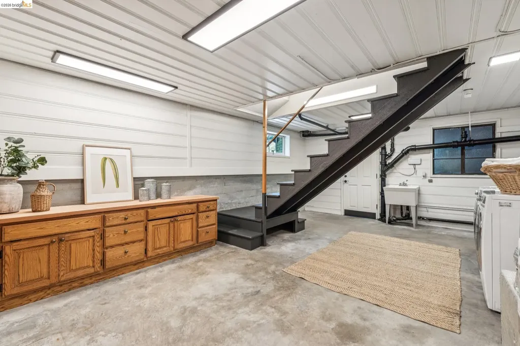 2363 Leimert Boulevard Oakland CA 94602