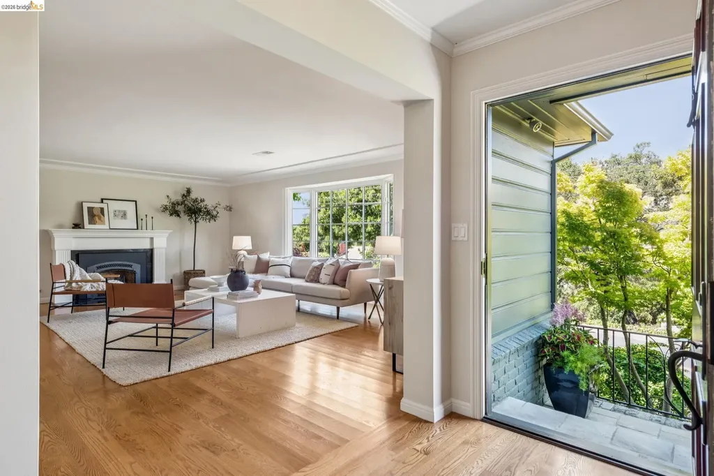 2363 Leimert Boulevard Oakland CA 94602