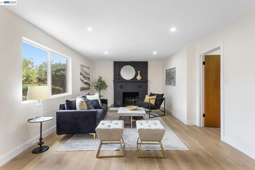 26095 Underwood Avenue Hayward CA 94544