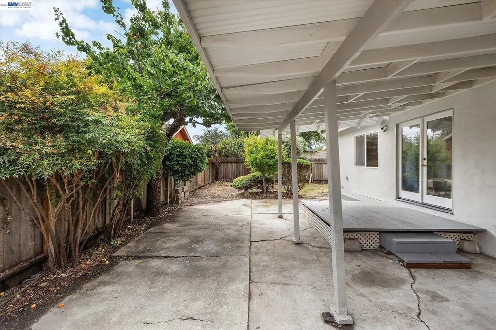 26095 Underwood Avenue Hayward CA 94544
