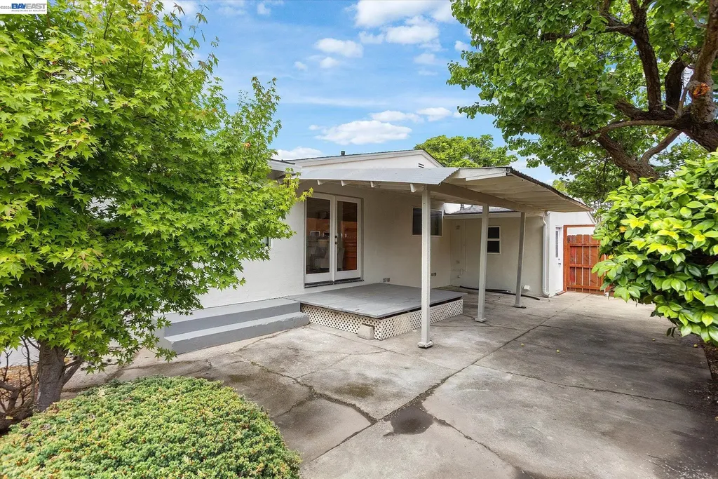 26095 Underwood Avenue Hayward CA 94544