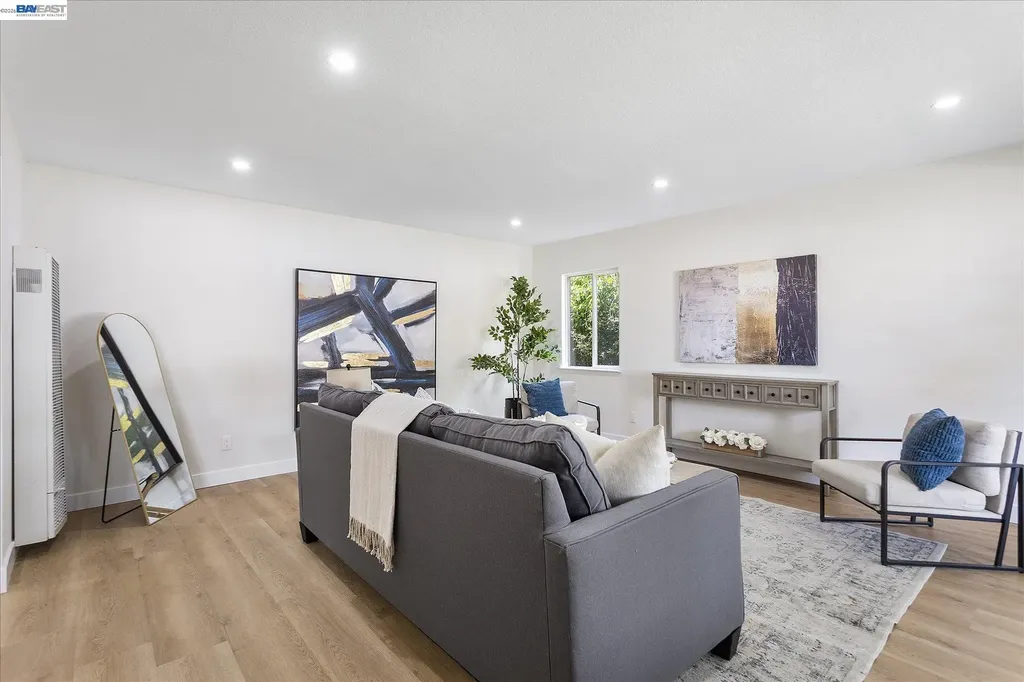 26095 Underwood Avenue Hayward CA 94544
