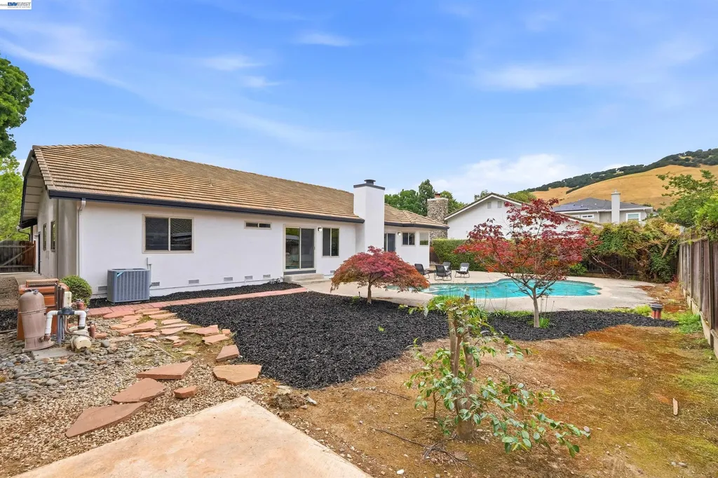 38625 Oliver Way Fremont CA 94536