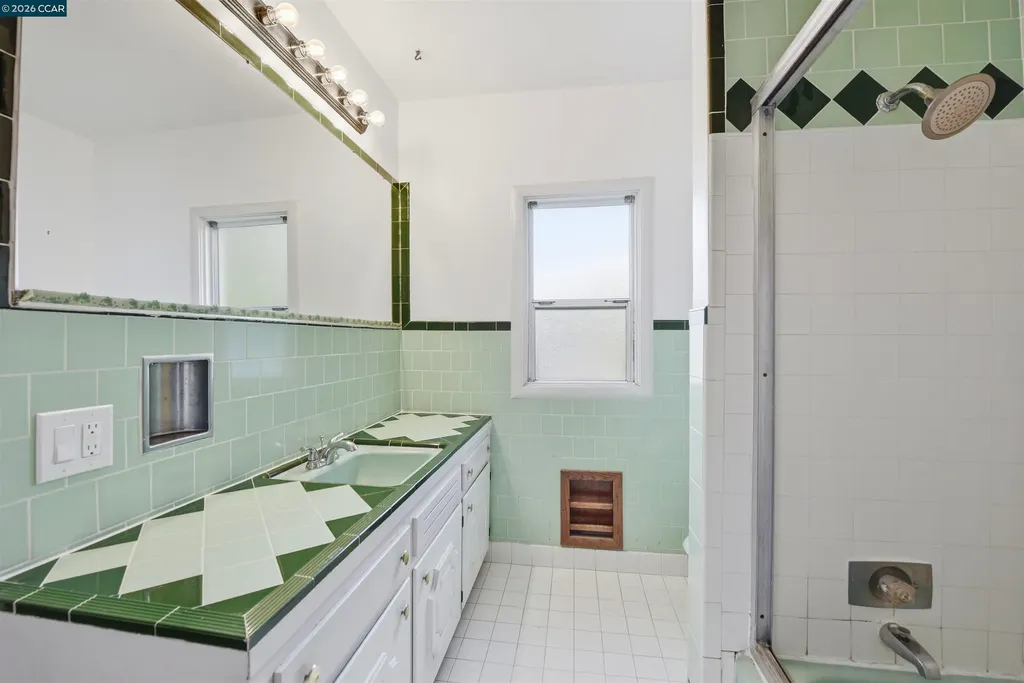 3773 Marion Avenue Oakland CA 94619