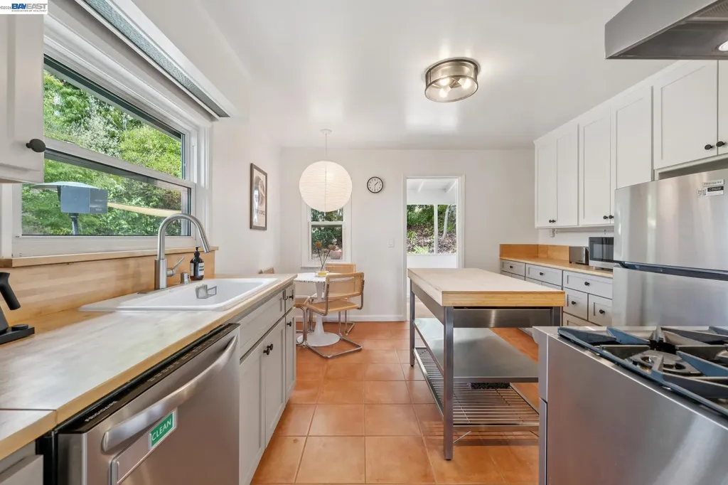 4048 Norton Avenue Oakland CA 94602