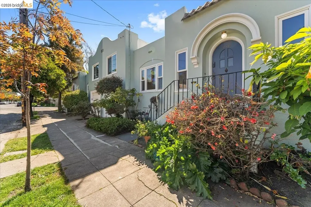 2144-2148 Curtis Berkeley CA 94702