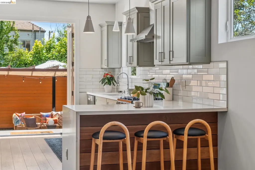 673 45th Street Oakland CA 94609