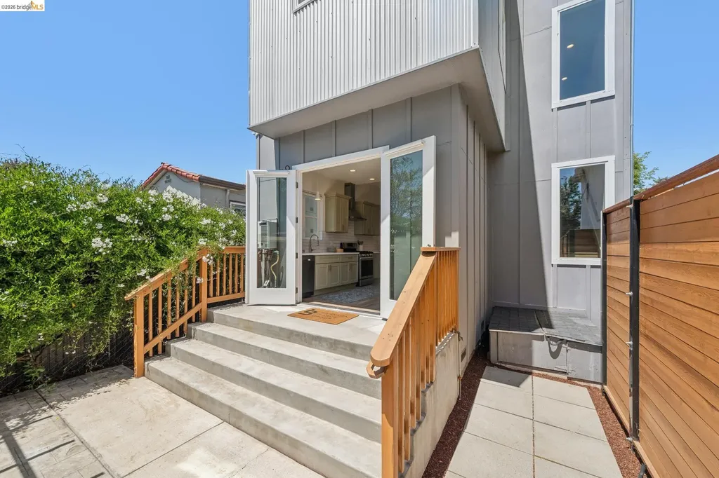 673 45th Street Oakland CA 94609