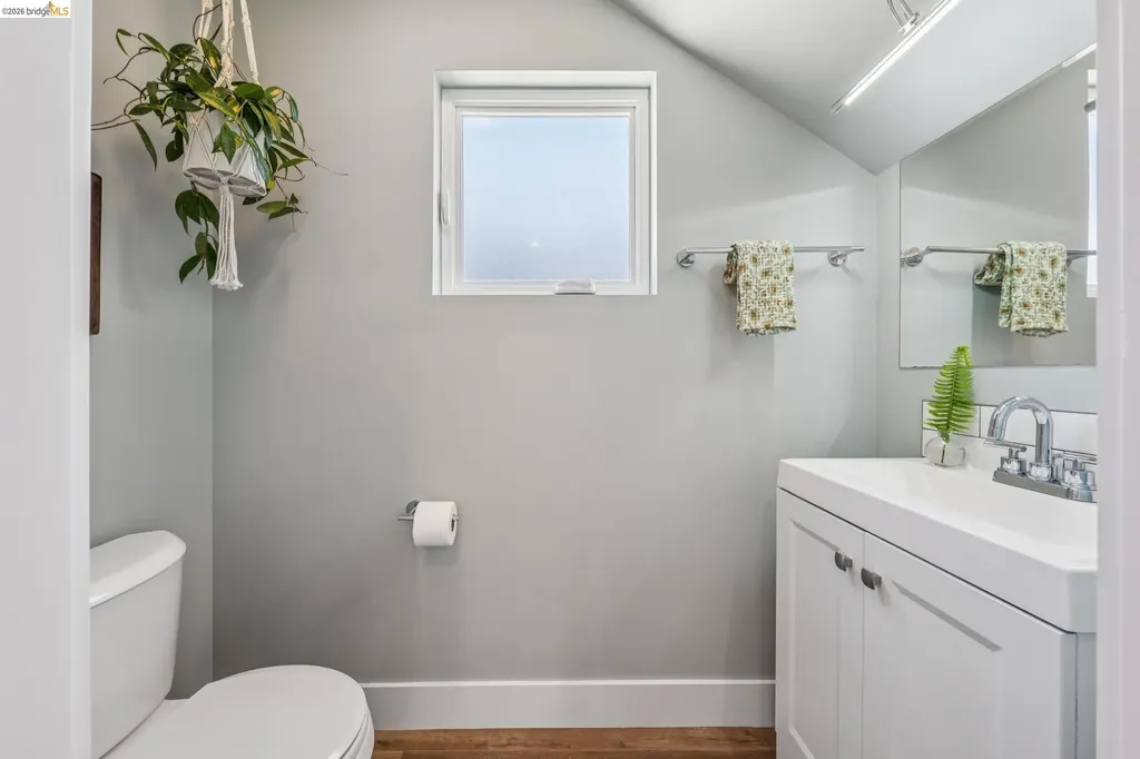673 45th Street Oakland CA 94609