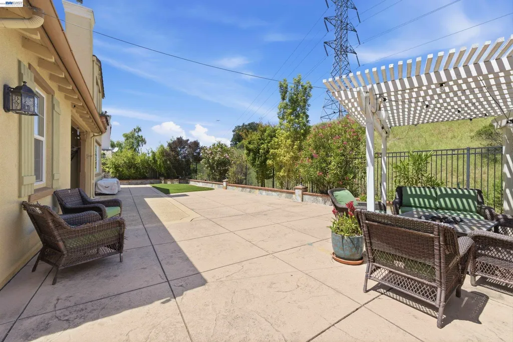 282 Drummond Drive Hayward CA 94542