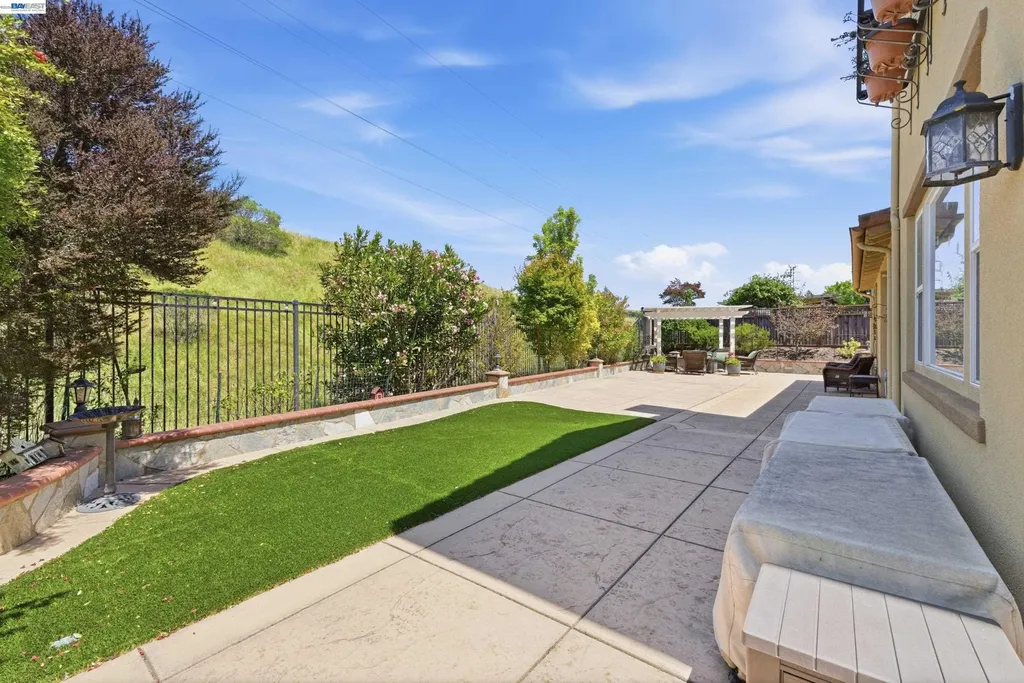 282 Drummond Drive Hayward CA 94542