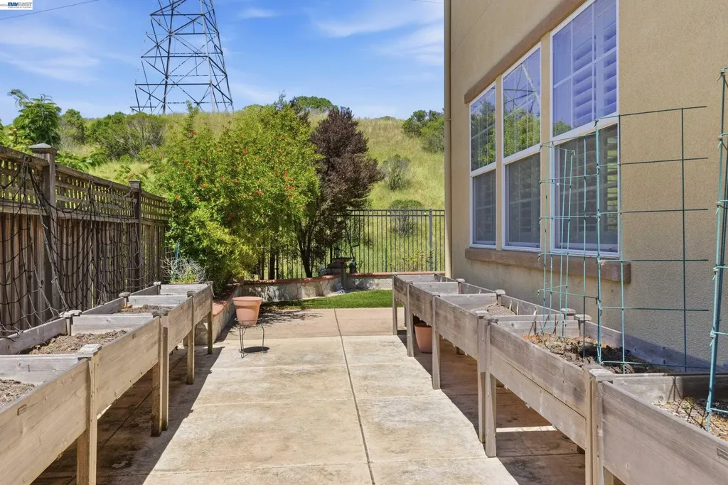 282 Drummond Drive Hayward CA 94542