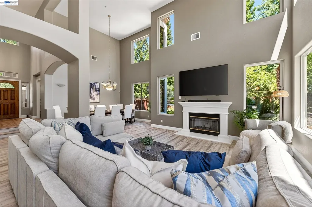 8303 Regency Drive Pleasanton CA 94588