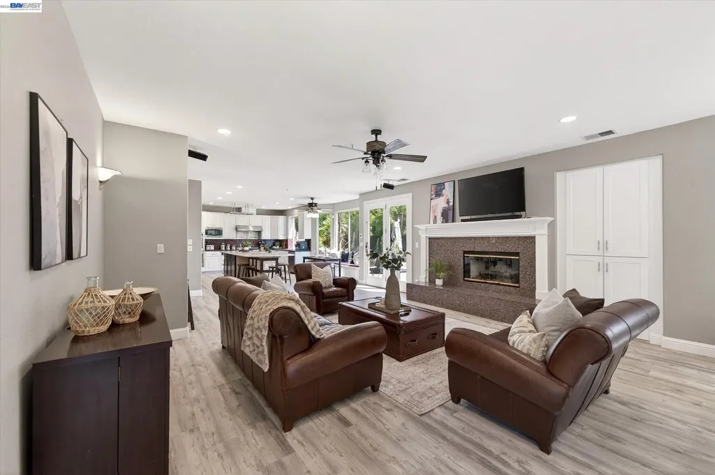8303 Regency Drive Pleasanton CA 94588