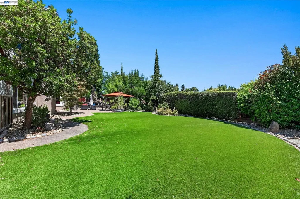 8303 Regency Drive Pleasanton CA 94588