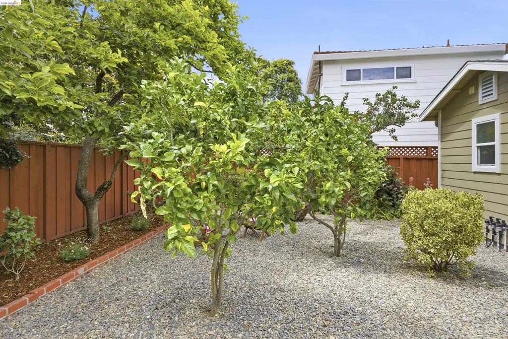 2115 Cleveland Street San Leandro CA 94577