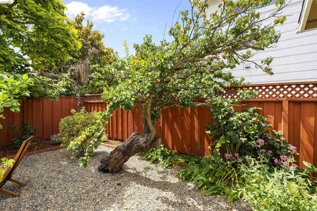 2115 Cleveland Street San Leandro CA 94577