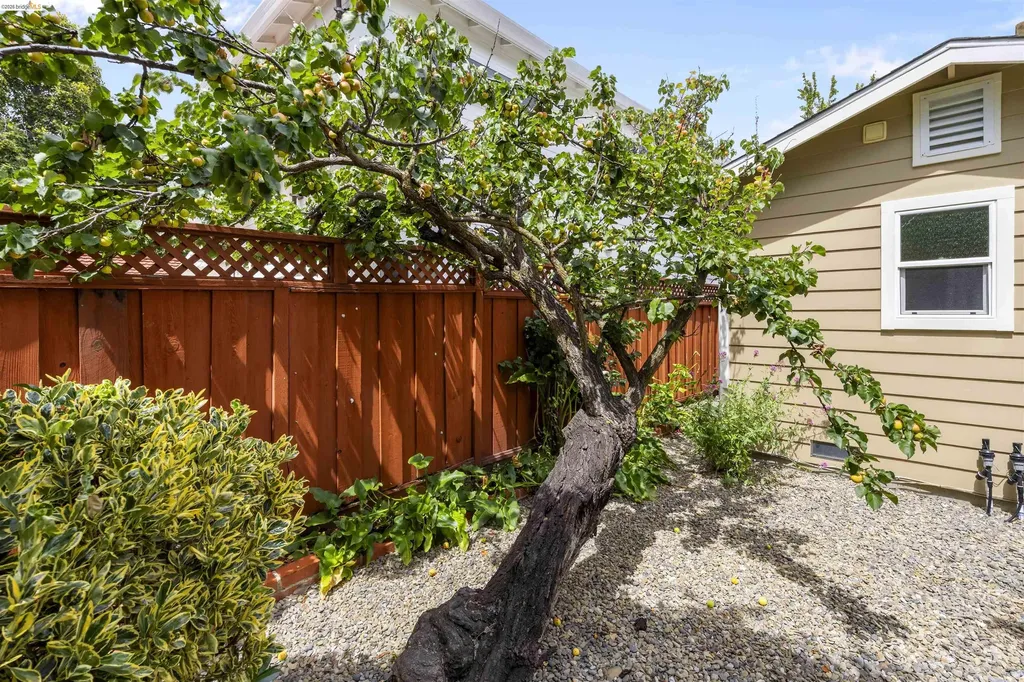 2115 Cleveland Street San Leandro CA 94577